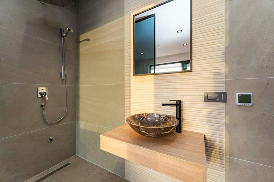 Villa Leonie, luxury villa with private pool Villa in Novalja