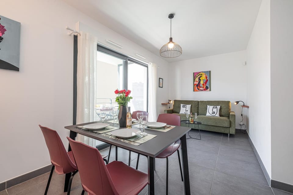 Living room, Dining area