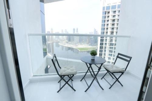 DAMAC MAISON PRIVE - Deluxe Studio With Balcony & Water Canal View Apartment in Dubai