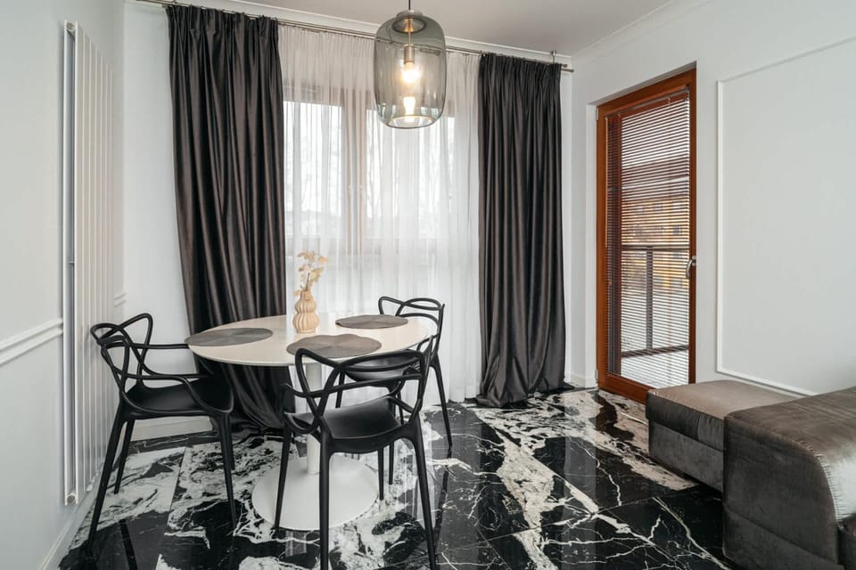 Living room, Photo of the whole room, Dining area