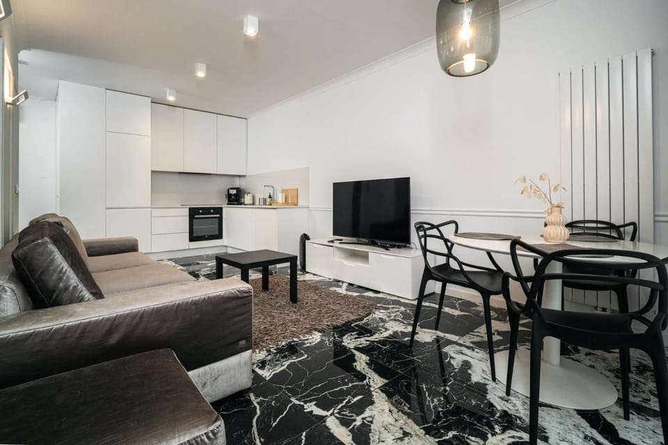 Communal lounge/ TV room, TV and multimedia, Living room, Evening entertainment, oven
