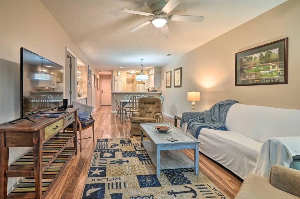 True Blue Golf Resort Condo - 3 Mi to Beach! House in South Carolina