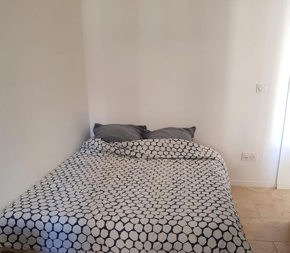Central and comfortable studio, near train station Apartment in Marseille