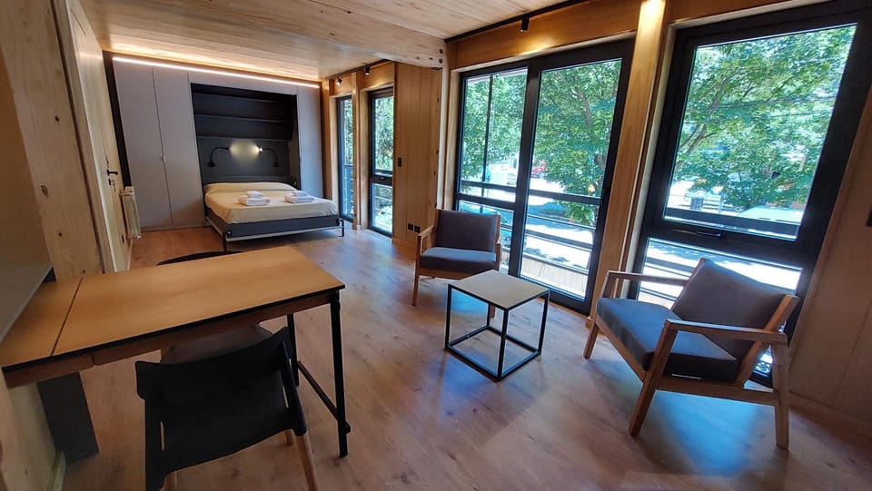 Living room, Photo of the whole room, Dining area