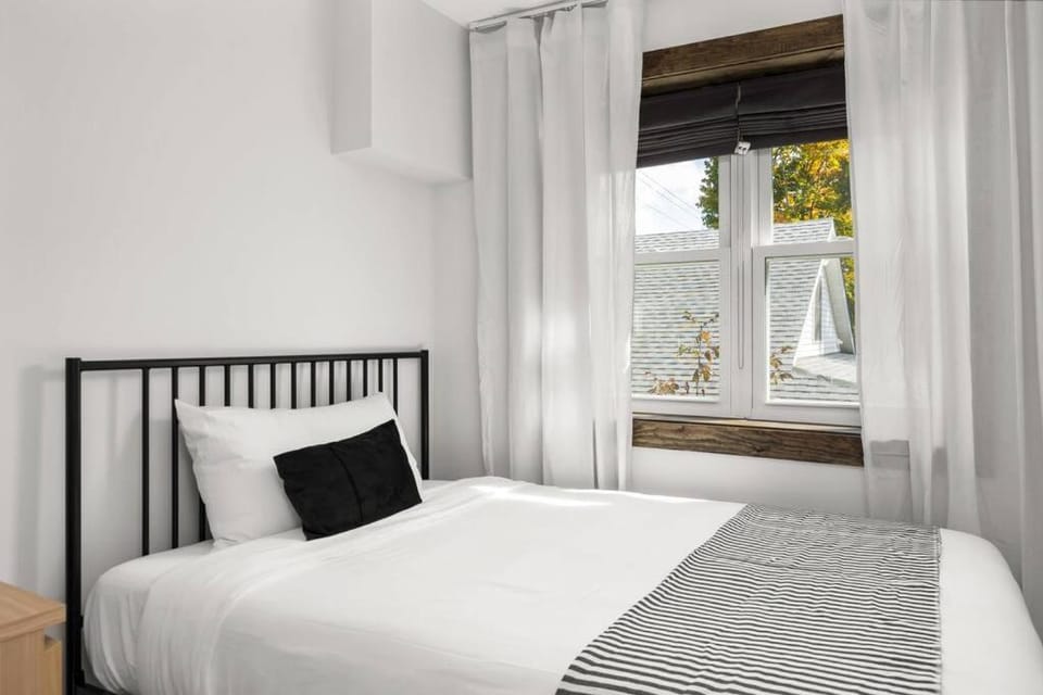 Hunter Bungalow - Luxury Cabin, Kid-Friendly Cabin in Hunter