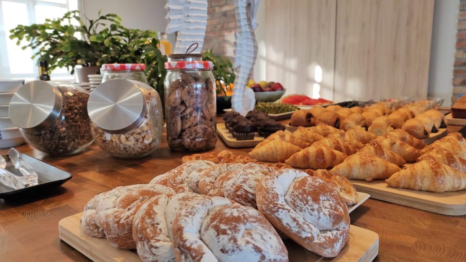 Breakfast, Buffet breakfast