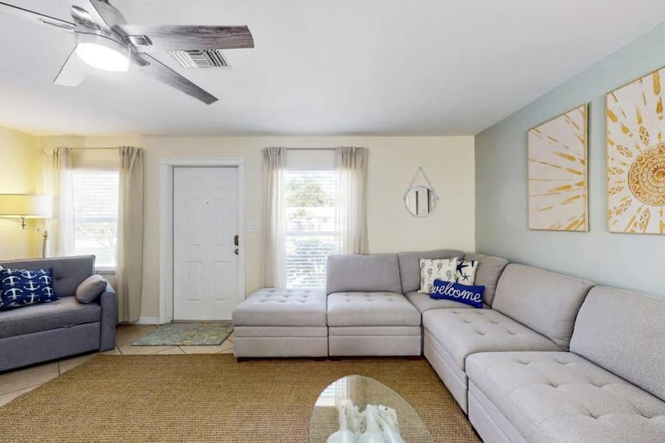 Mango Cottage House in North Naples