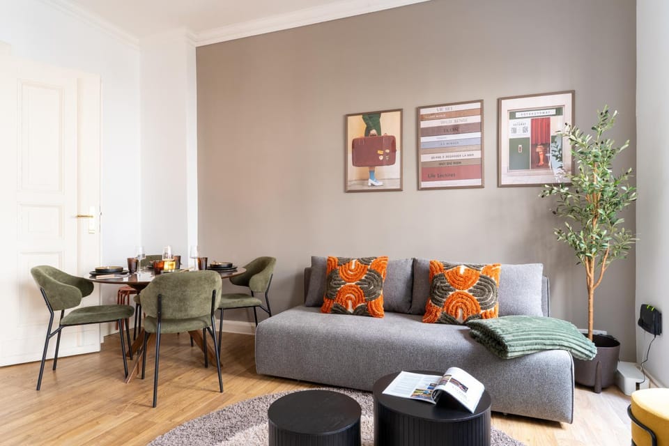Living room, Seating area