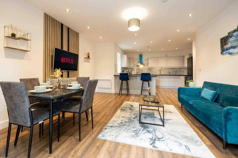 Vibrant 2br Apartment In Chorlton, Free Parking Apartment in Manchester