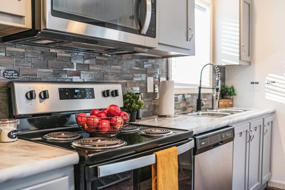 Kitchen or kitchenette, dishwasher, minibar, pet friendly, stove, toaster