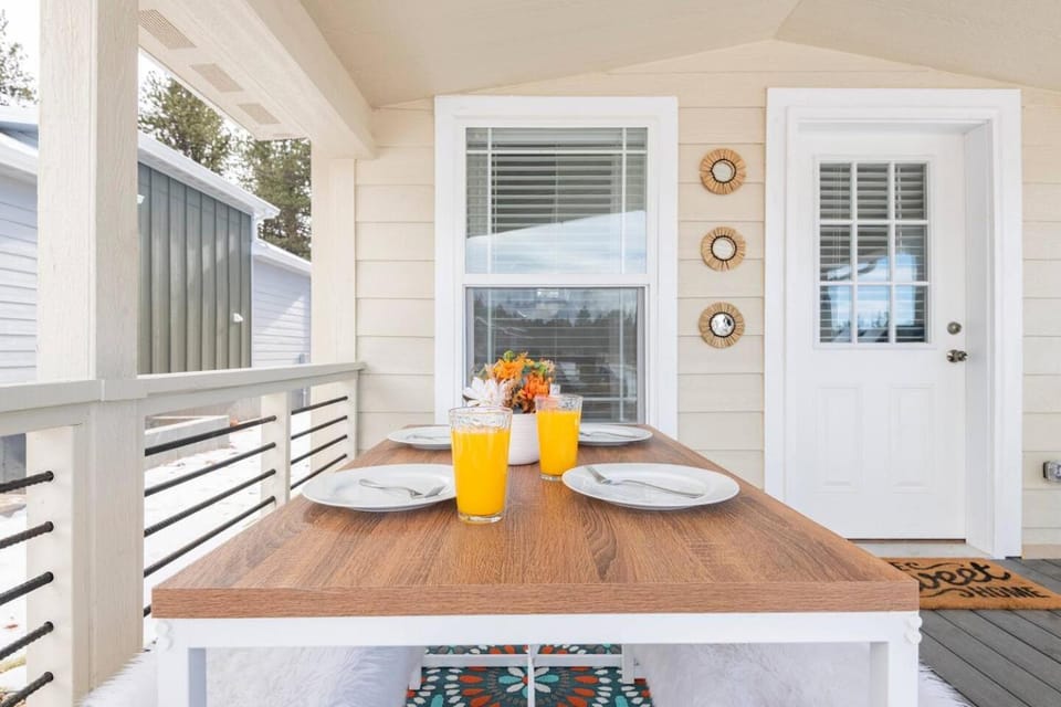 Patio, Day, View (from property/room), Balcony/Terrace, Food and drinks, Dining area, Food