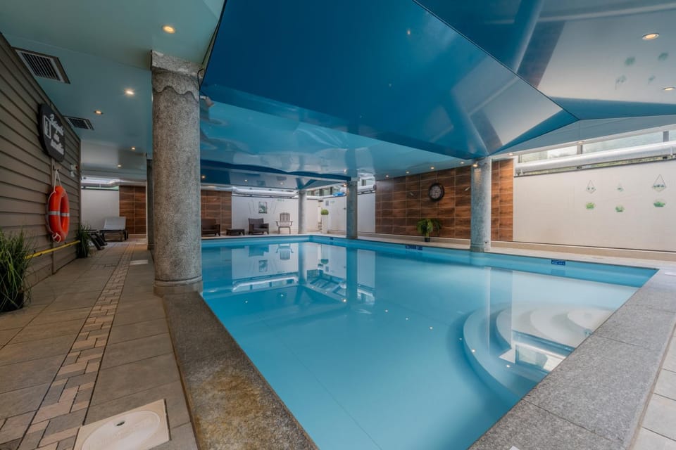 Pool view, Swimming pool