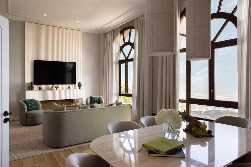TV and multimedia, Living room, Seating area, Dining area, Evening entertainment