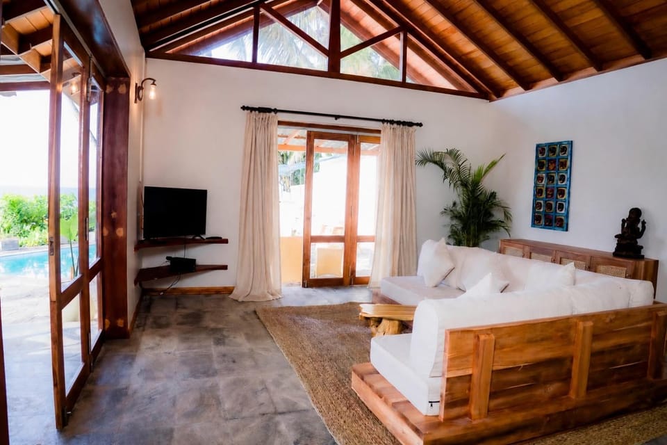 Communal lounge/ TV room, TV and multimedia, Living room, Seating area