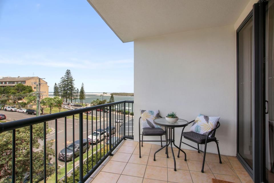 Unit 66 Grand Pacific Resort Bulcock St Caloundra Apartment in Golden Beach