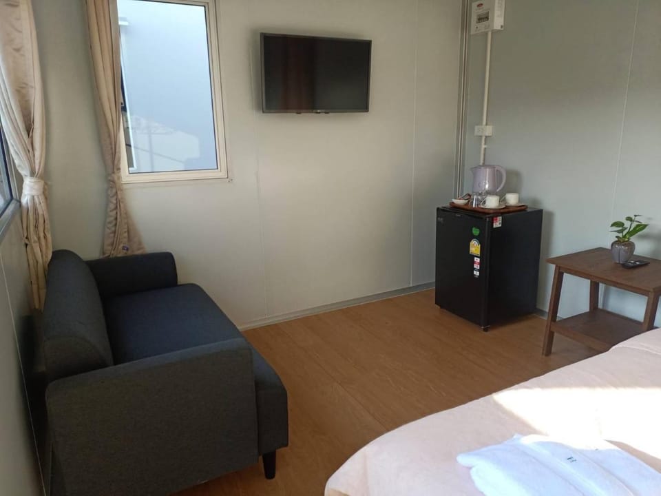 Seating area, Bedroom
