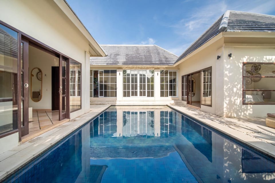 Property building, Swimming pool