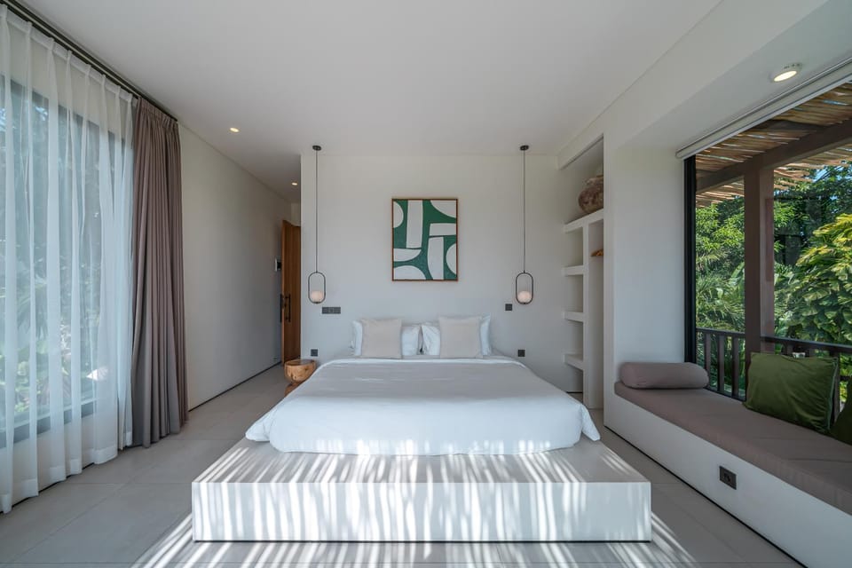 Sealuna Villas - Chic 4BR Villa with 2 Pools Near Beach Villa in Kediri