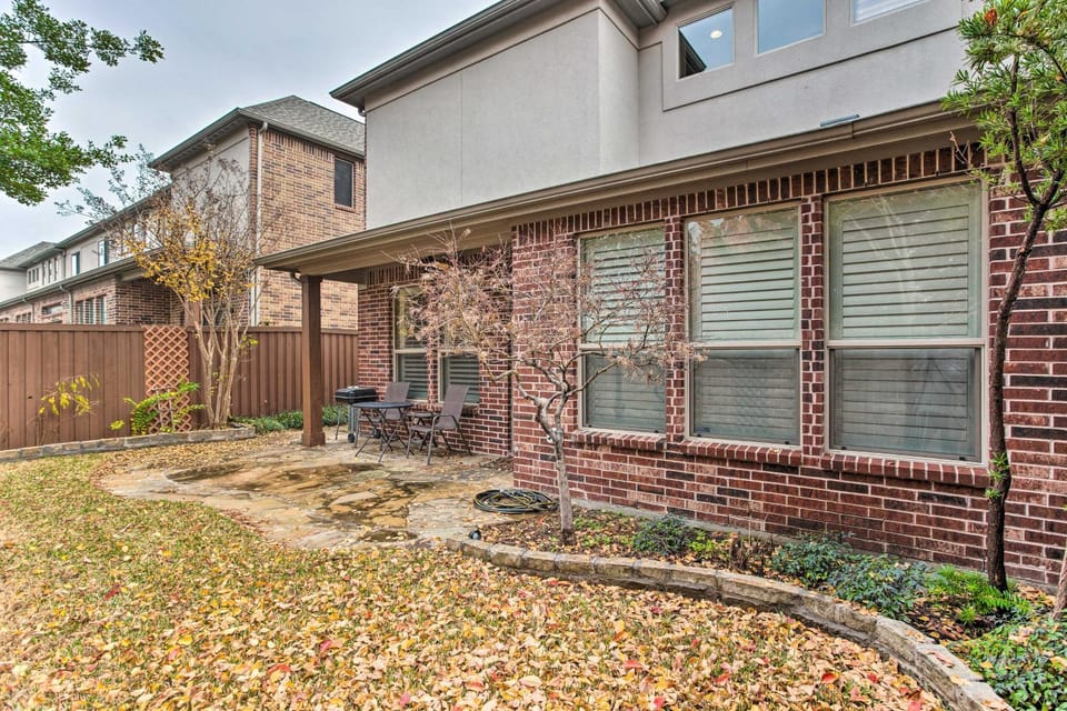 Gorgeous Plano Townhome w/ Patio & Grill! House in Plano