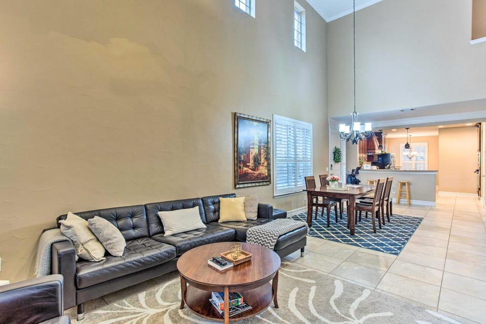 Gorgeous Plano Townhome w/ Patio & Grill! House in Plano