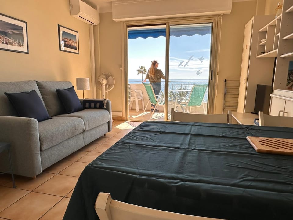 One bedroom apartment in Cannes with a balcony and great sea views - 821 Apartment in Cannes