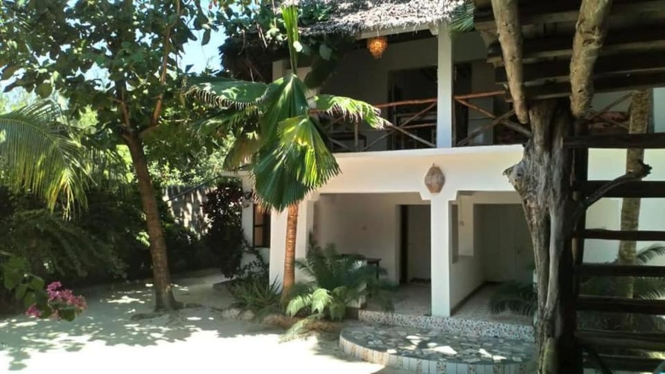Property building, Day, Garden, Garden view