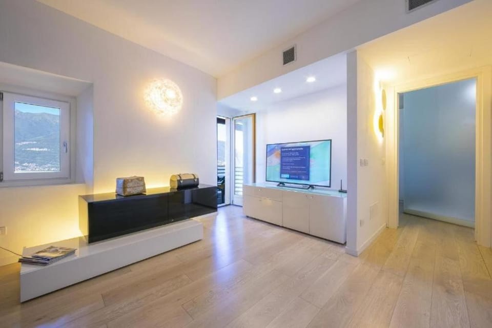 poolside apartment Cristina Apartment in Bellano