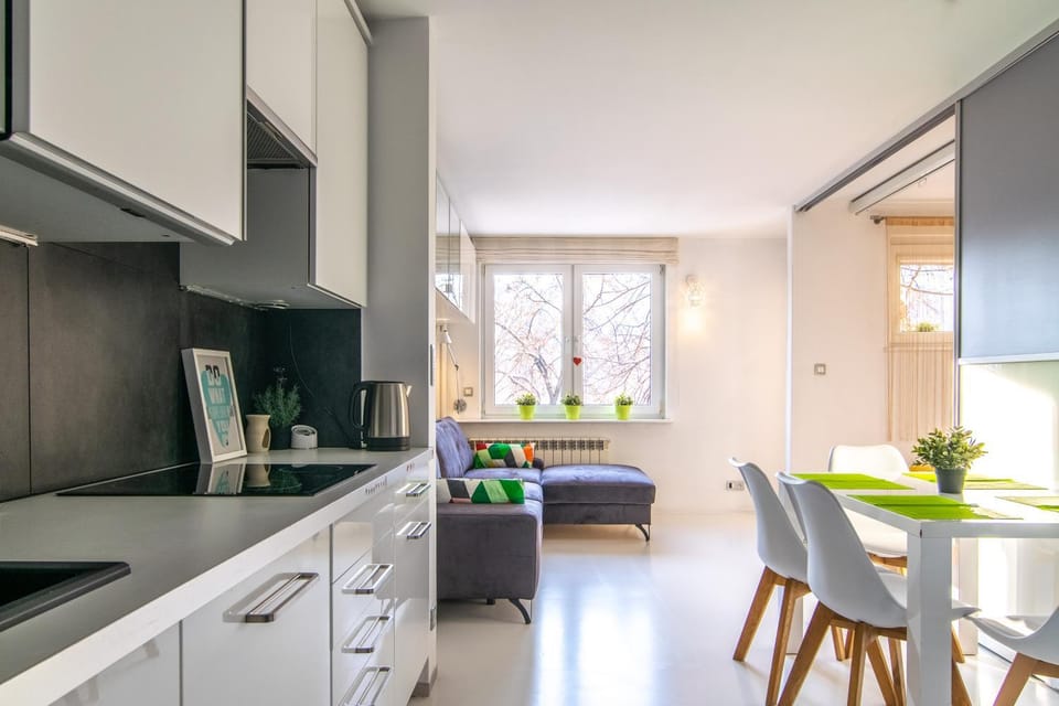 Living room, Dining area, stove, kitchen