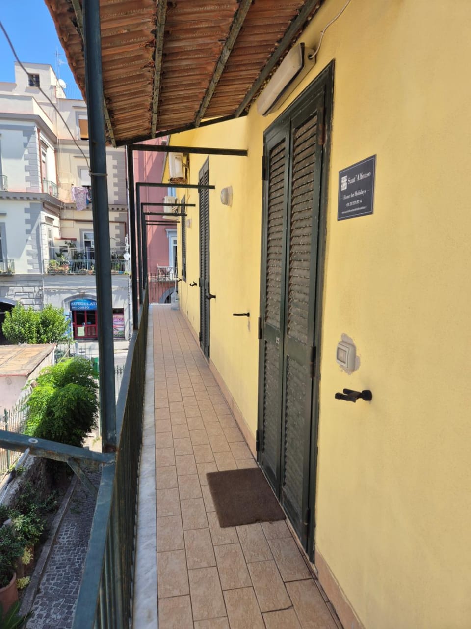 Facade/entrance