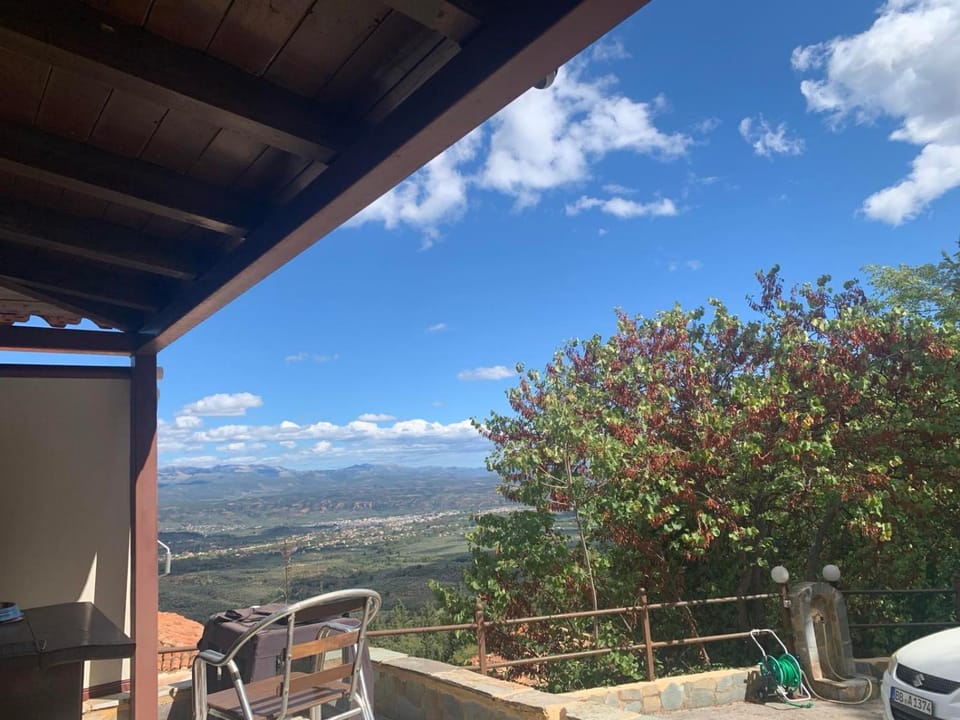 ForestRock Studio FOR SALE TOO House in Messenia