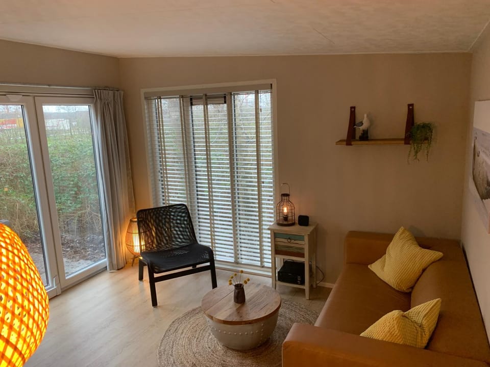 Communal lounge/ TV room, TV and multimedia, Living room, Seating area