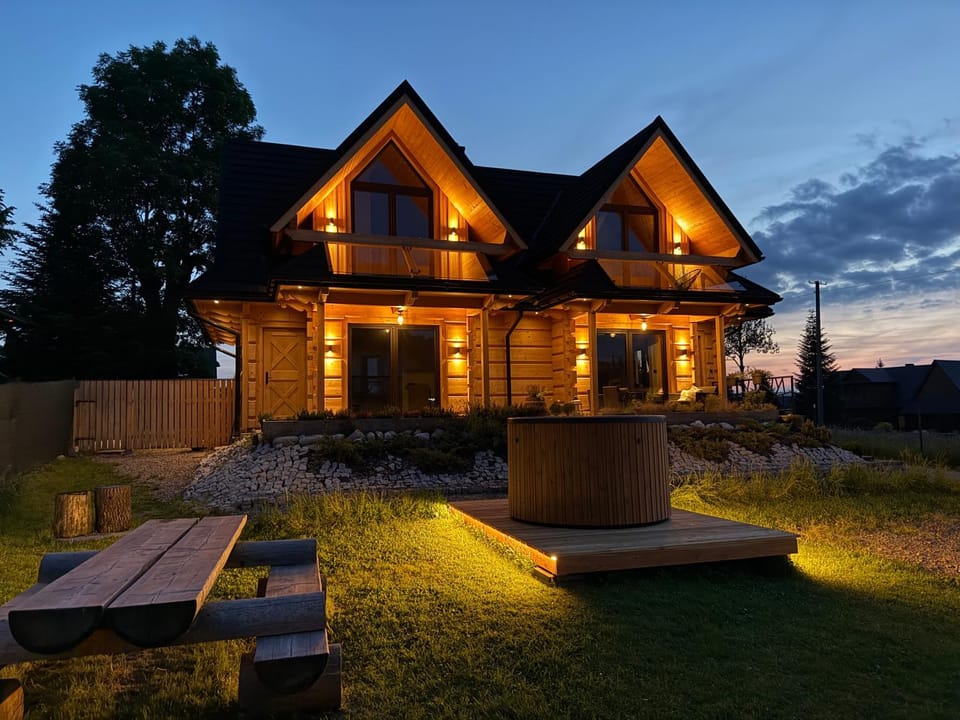 Property building, Night, Hot Tub