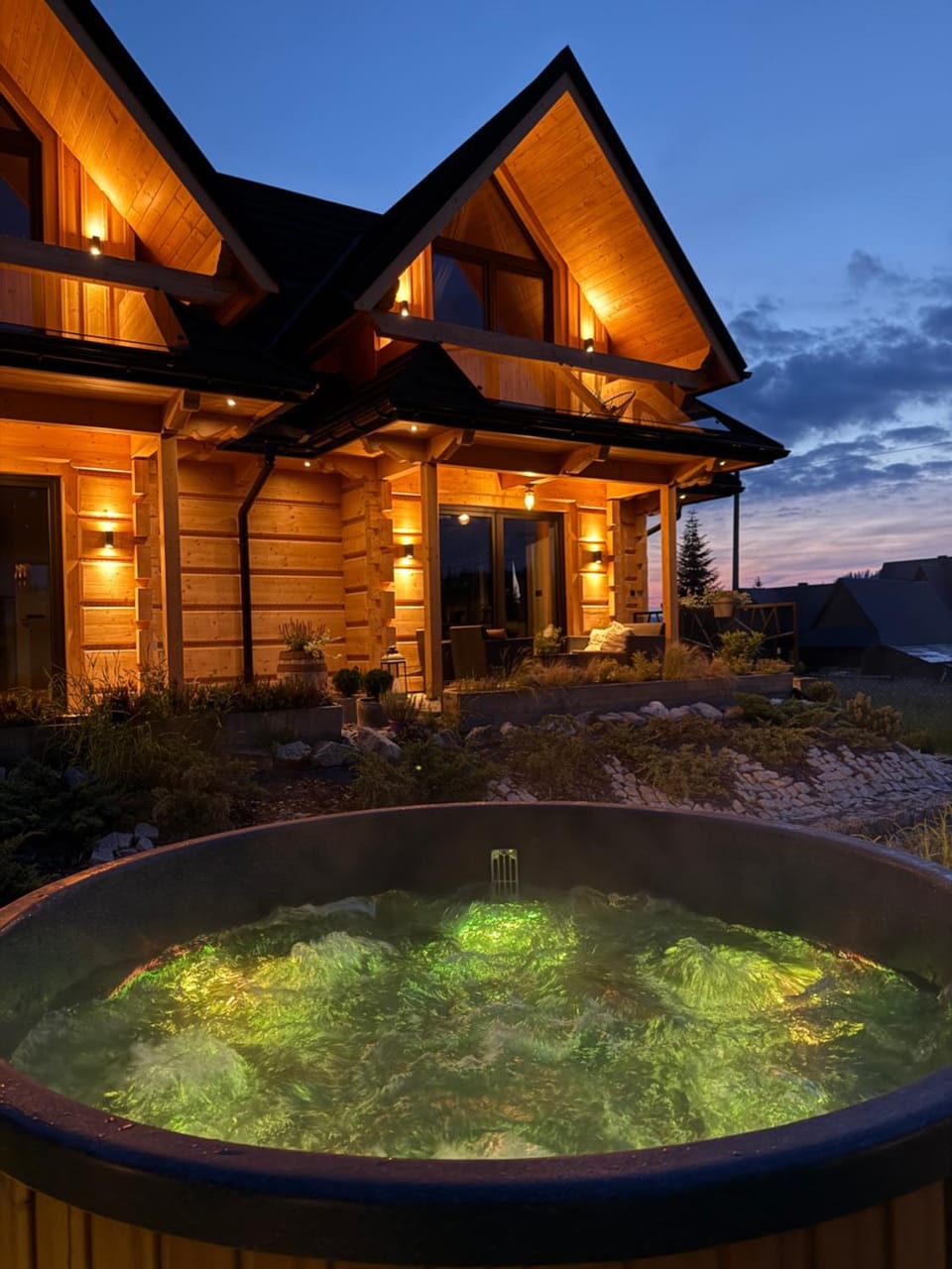 Property building, Hot Tub, Hot Tub