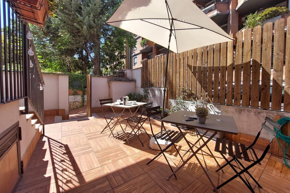 Patio, Garden, Dining area