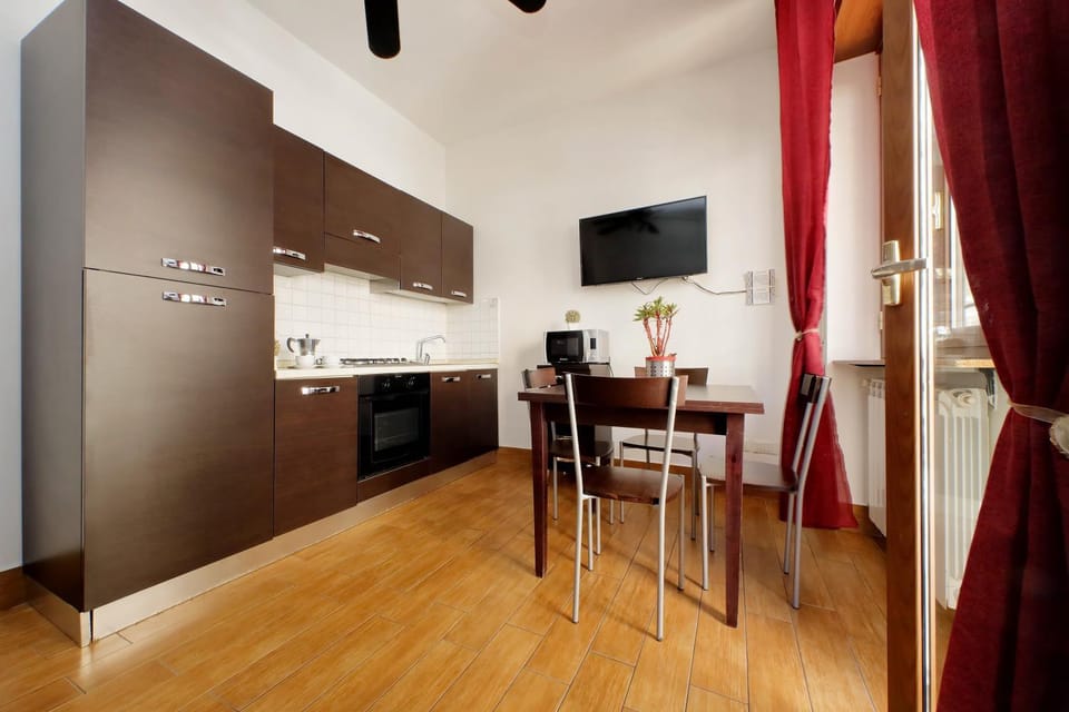 TV and multimedia, Kitchen or kitchenette, Dining area, minibar, stove