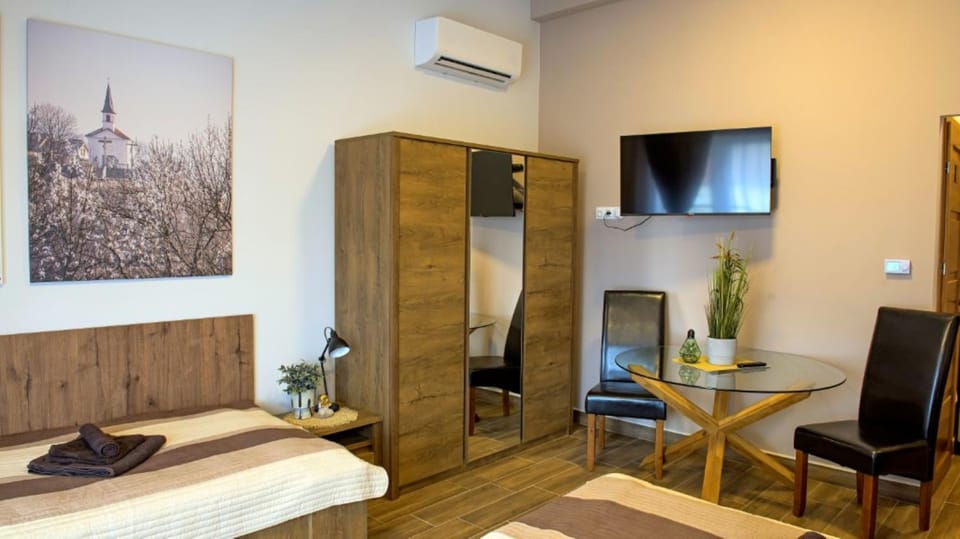 Bed, TV and multimedia, Photo of the whole room, hair dresser, wardrobe, air conditioner