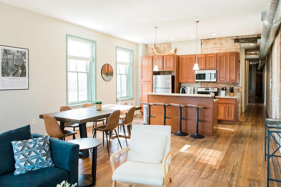 The Penthouse- Heart of OTR w/Rooftop Terrace Apartment in Over The Rhine