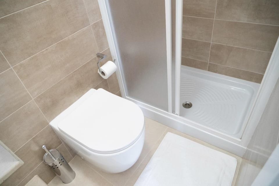 Shower, Toilet, Bathroom