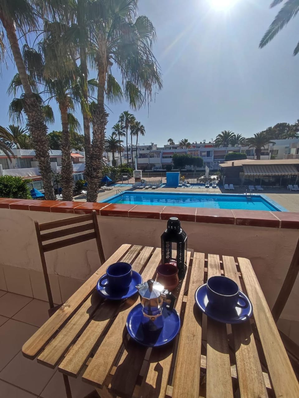 Patio, Day, Natural landscape, Coffee/tea facilities, Dining area, Pool view, Swimming pool, sunbed