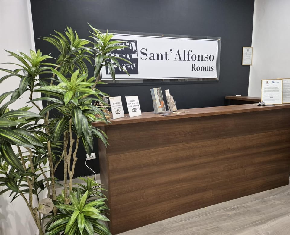 Communal lounge/ TV room, Lobby or reception