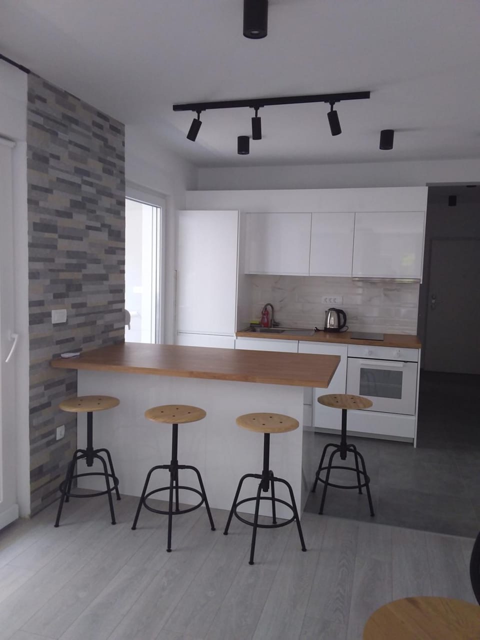 Kitchen or kitchenette, pet friendly, stove
