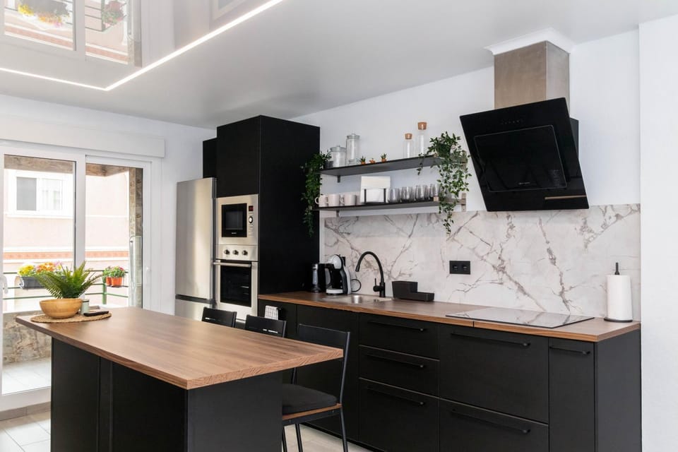 Kitchen or kitchenette, minibar, pet friendly, stove