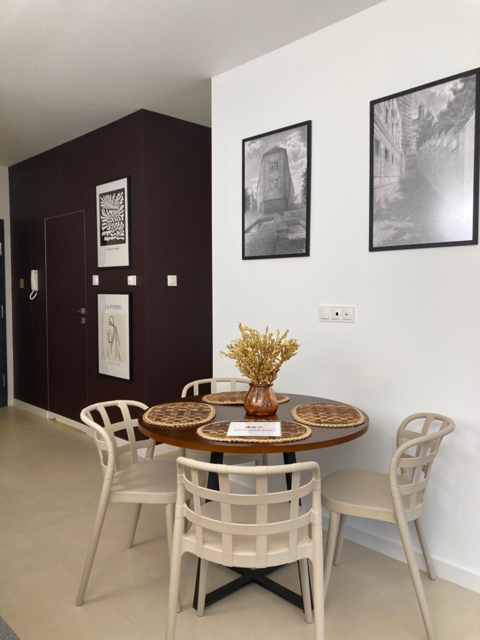 Living room, Dining area