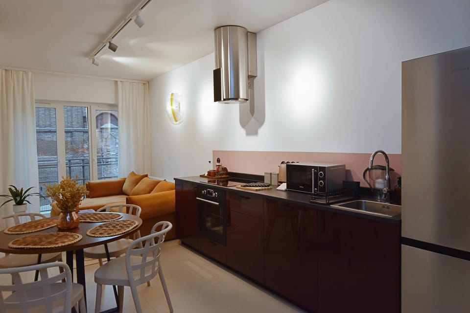 Coffee/tea facilities, Kitchen or kitchenette, Living room, Seating area, Dining area, minibar, pet friendly, stove