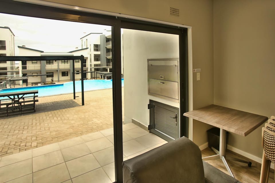 Patio, View (from property/room), Balcony/Terrace, Dining area, Pool view, Swimming pool