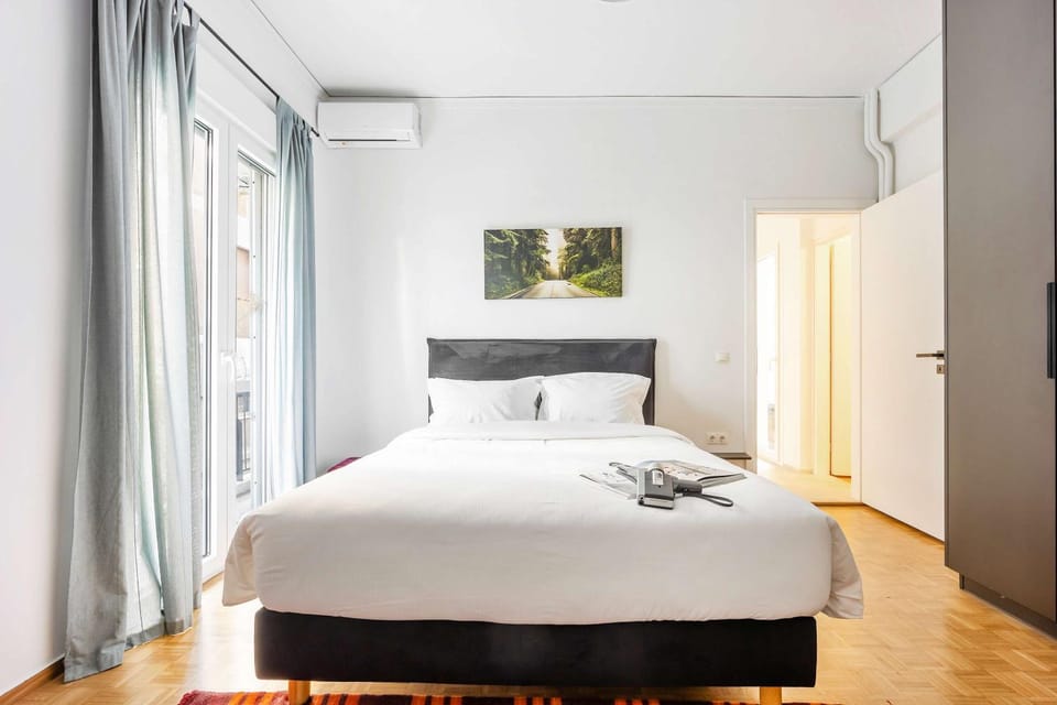 Bed, Bedroom, air conditioner