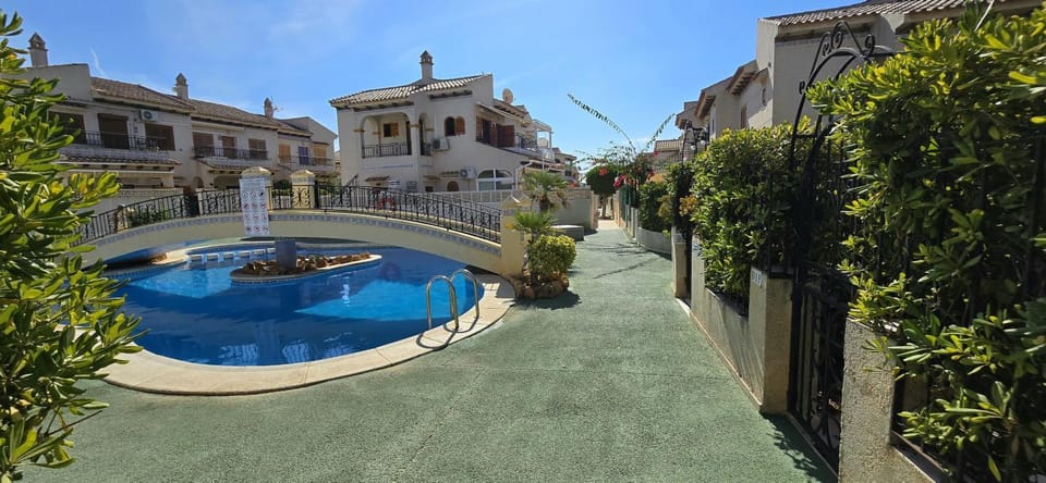 Casa Chloe, Alquiler Vacacional, urbanización Privada House in Torrevieja