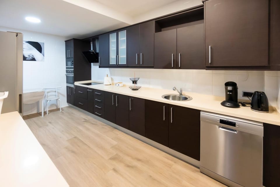 Coffee/tea facilities, dishwasher