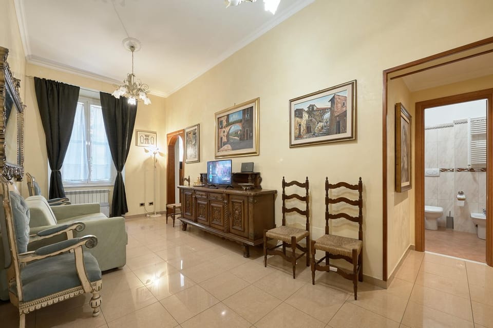 Seating area, Internal: Not applicable to any particular room