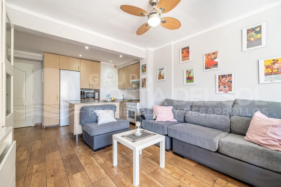 Kitchen or kitchenette, Living room, fireplace